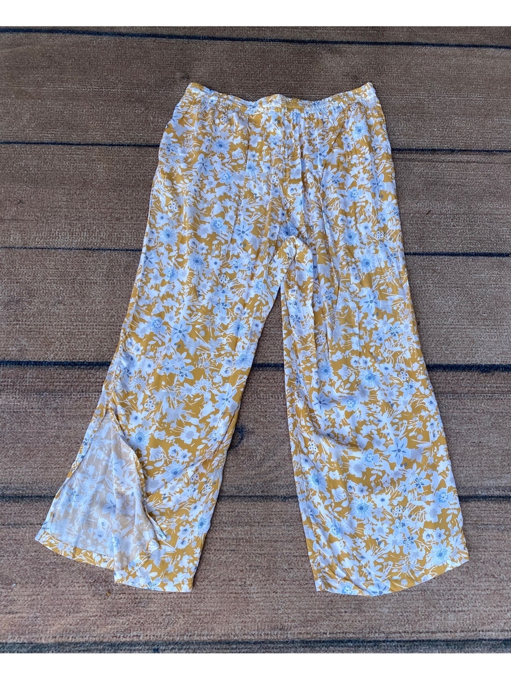 Flowy rayon braided trim floral resort cruise palazzo pants Melissa paige P lg